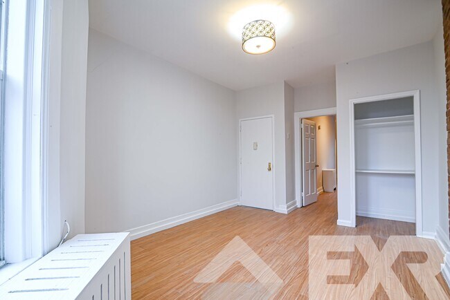 Building Photo - 162 Sumpter St