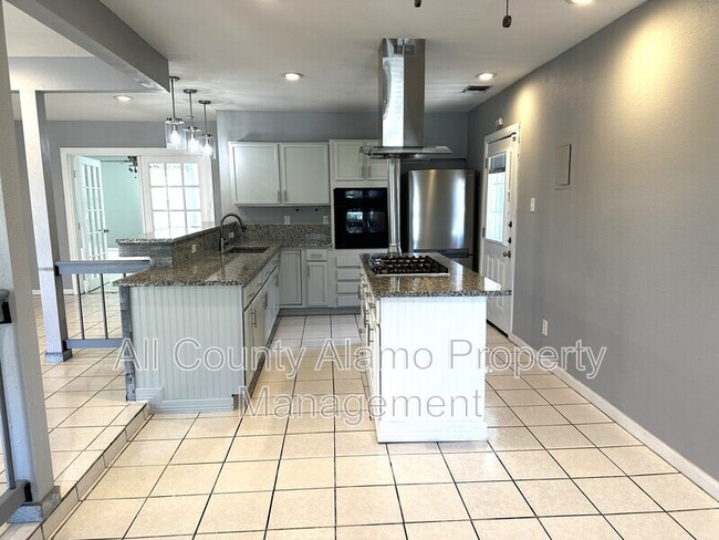 Building Photo - 3214 Fairmeadows St