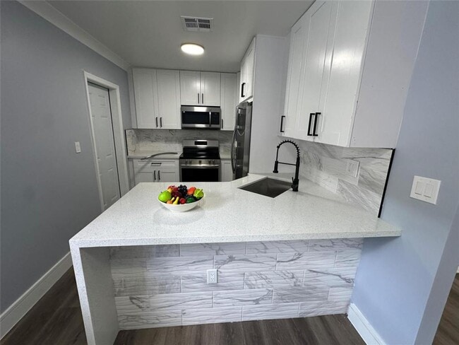 Photo - 814 SW 12th Pl, #0 Townhome