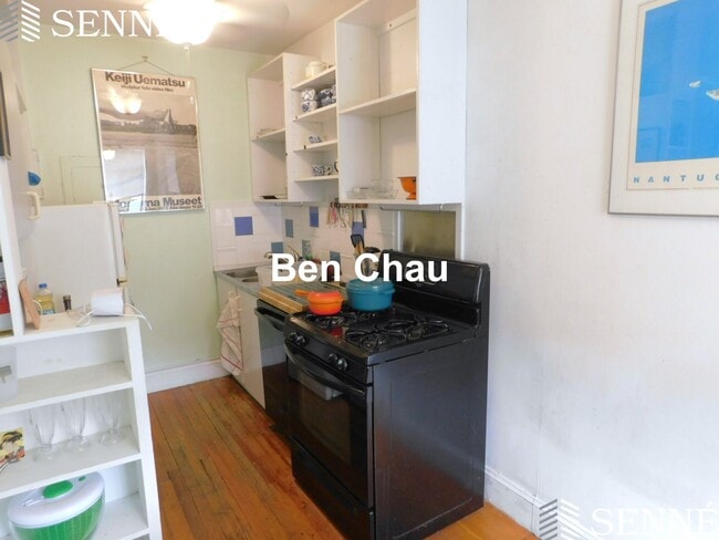 Building Photo - 36 Linnaean St