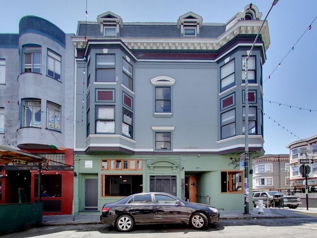 Building Photo - 1367 Grant Ave