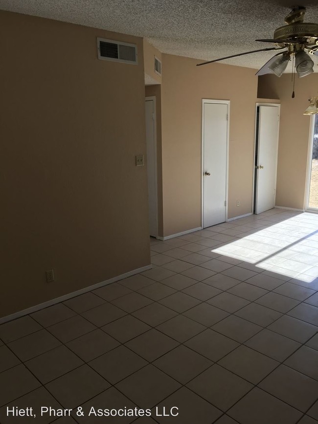 Building Photo - 600 White Cliffs Dr