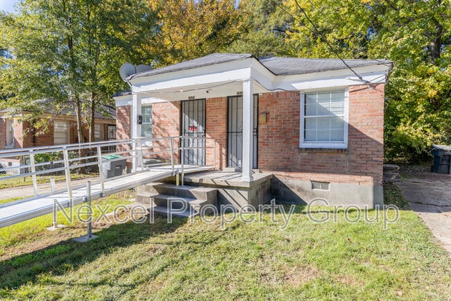 Photo - 1677 Echles St House