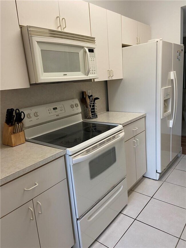 Foto del edificio - 7085 Nova Dr