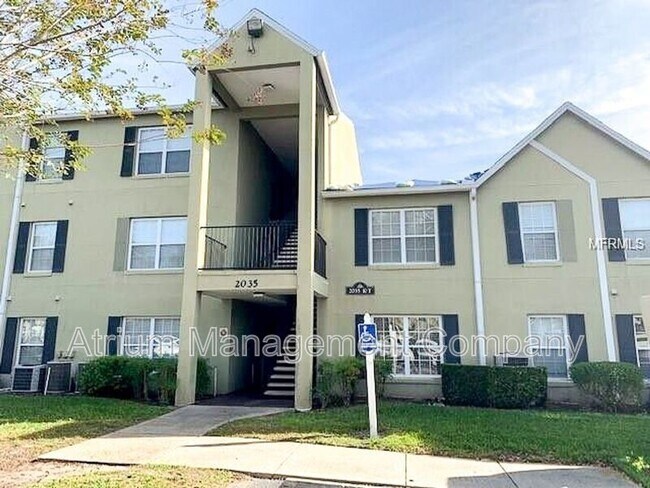 Foto del edificio - 2047 Dixie Belle Dr