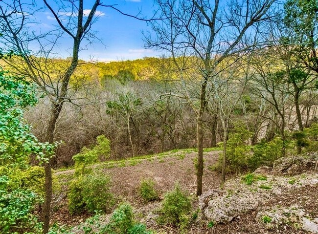 Foto del edificio - 9326 Knoll Crest Loop