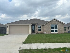 Building Photo - 809 Holliday Dr