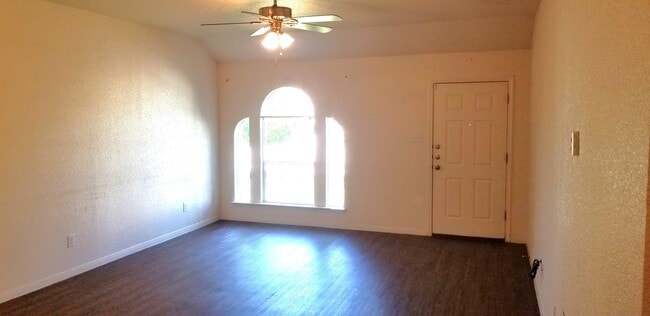 Building Photo - 4606 Waterfall Dr