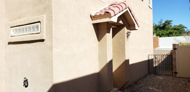 Foto del edificio - NW Albuquerque Town Home