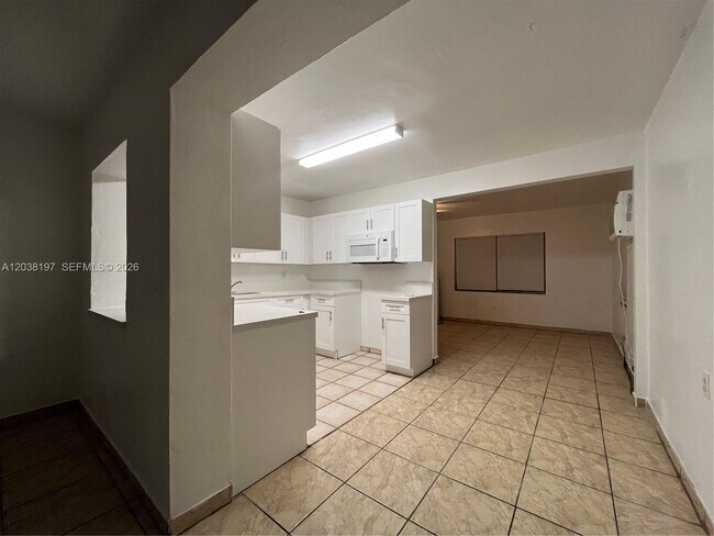 Foto del edificio - 6543 SW 28th St
