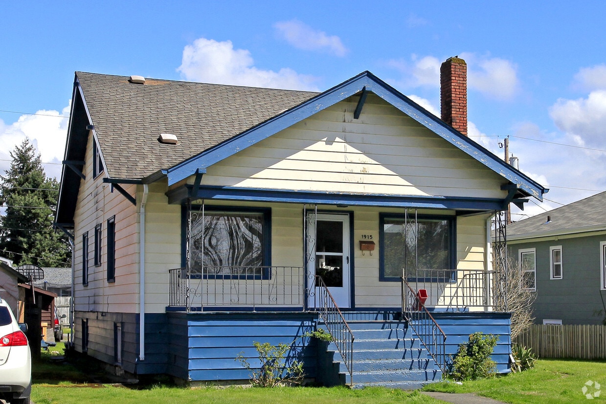 Primary Photo - 1915 Virginia Ave