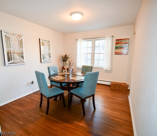 Foto del edificio - 7 Ashwood Ct