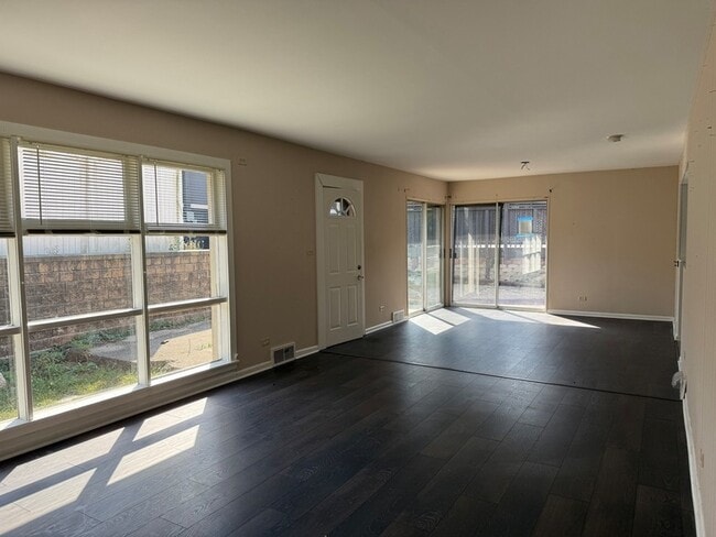Building Photo - 8114 Archer Ave