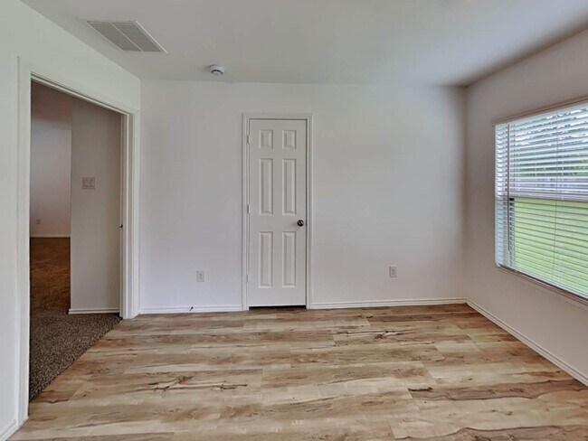 Foto del edificio - 6183 Dunsmore Cyn Ln