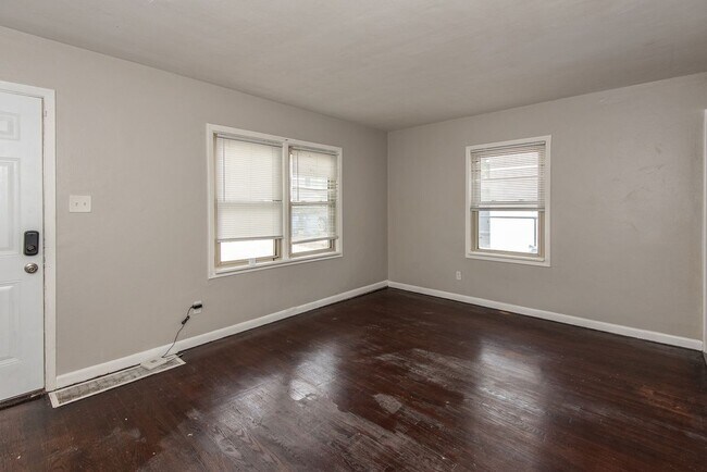 Building Photo - 320 Millman Dr