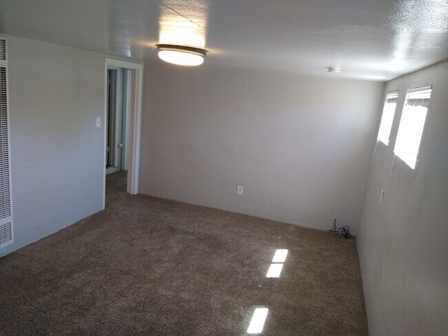 Living room - 1430 S Longmont Ave