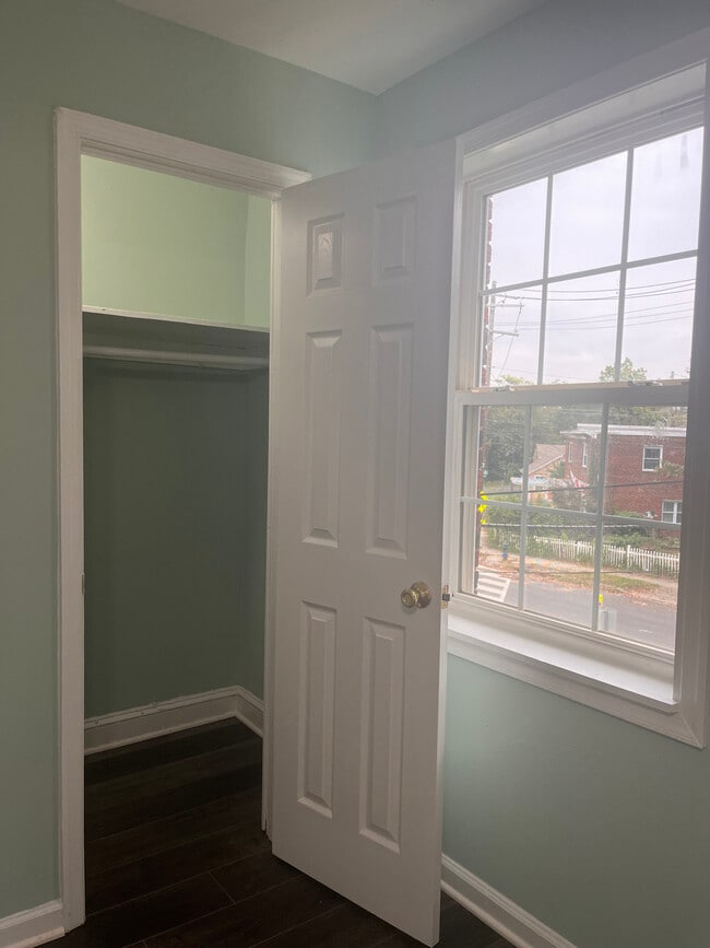 Building Photo - 4646 Minnesota Ave NE