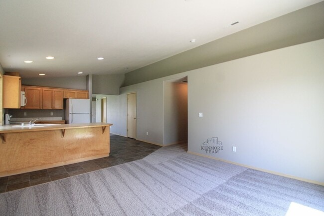 Building Photo - 3 bedroom, 2 Bath Home in Pasco