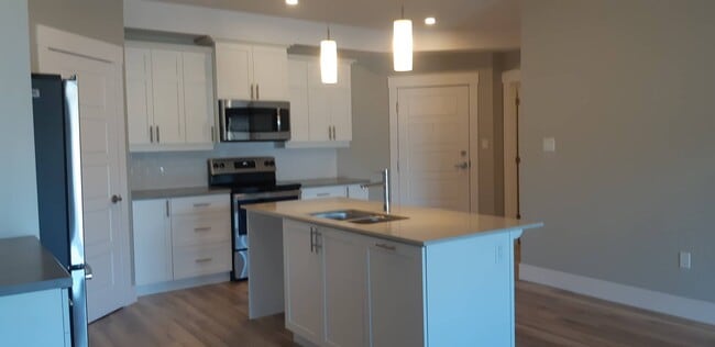 Building Photo - 85 Fieldstone Ct