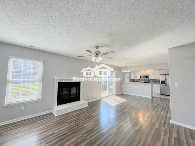 Foto del edificio - 651 Ridge Cir