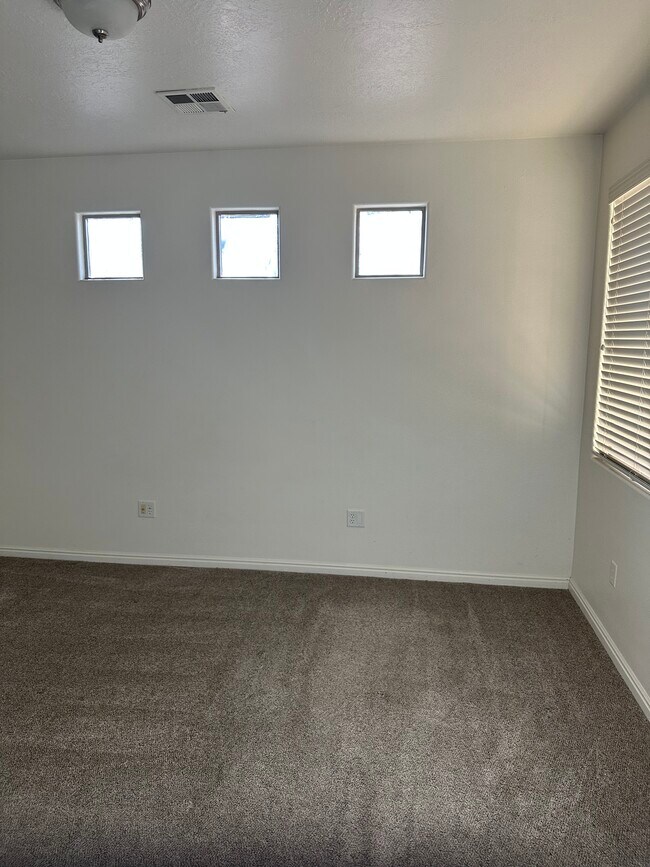 Bedroom 1 - 941 N Echo Ln