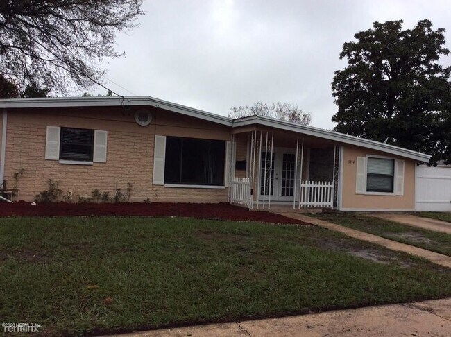 Building Photo - 3 br, 2 bath House - 3214 Red Oak Dr