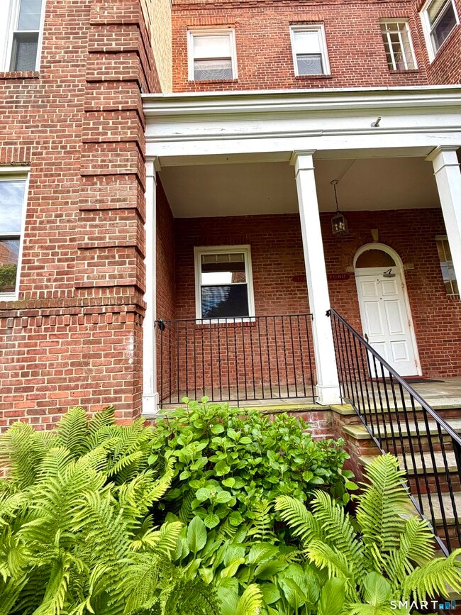 Building Photo - 70 Strawberry Hill Ave