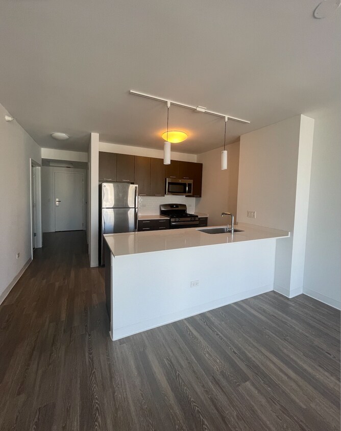 Foto principal - 667 N Wells St