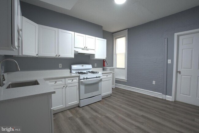 Foto del edificio - 4836 N Franklin St