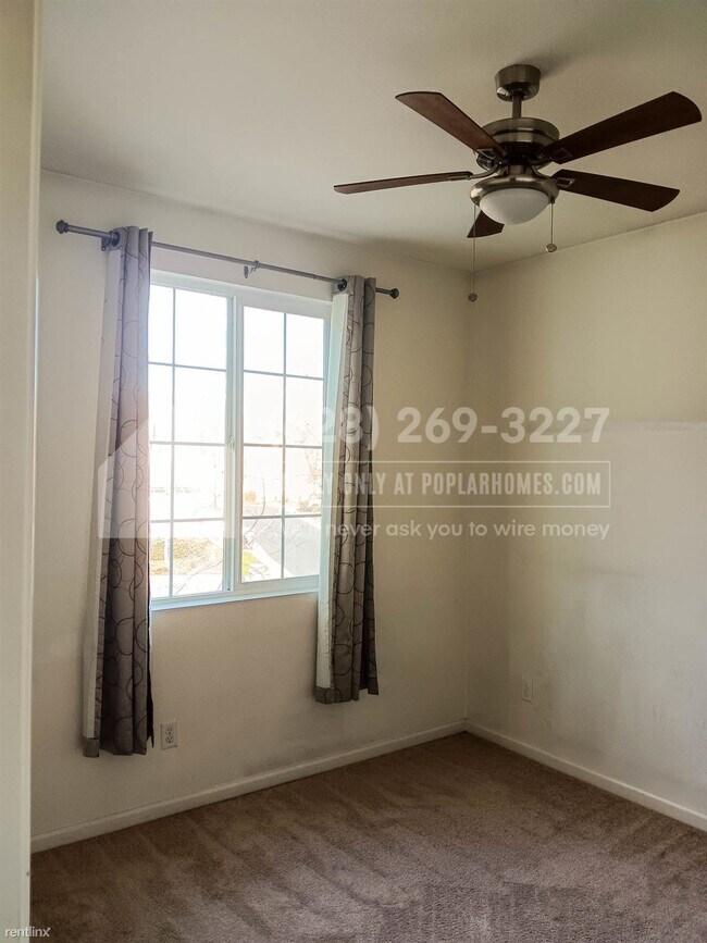 Building Photo - 4 br, 2.5 bath House - 113 Bradley Ct -