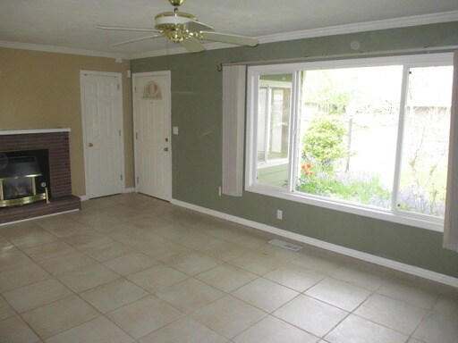 Building Photo - 300 Apple Blossom Ave N