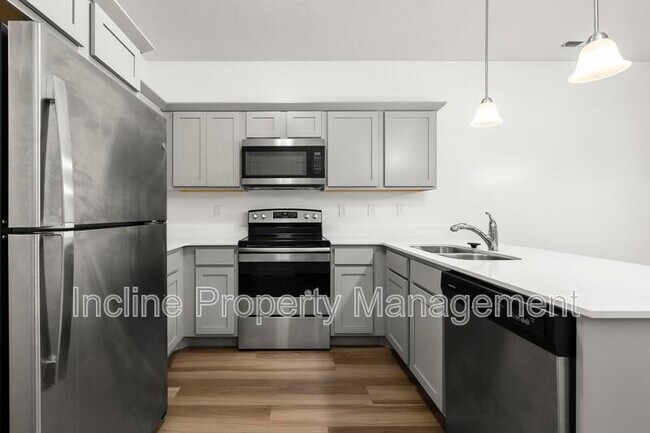 Foto del edificio - 750 N 260 W