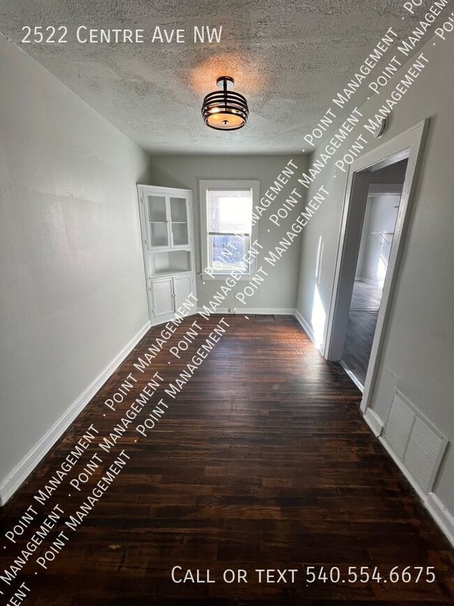 Building Photo - Endearing Single Family Home! (PLEASE EXCU...