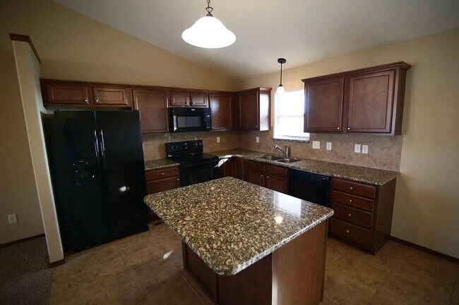 Foto del edificio - 5245 N Lycee Cir