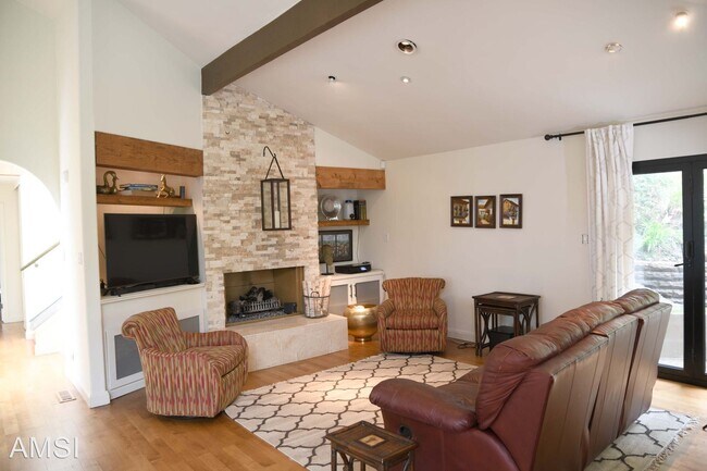 Building Photo - 4 br, 4.5 bath House - 36 Aura Vista Ct