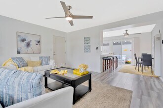 Palm View Village photo'