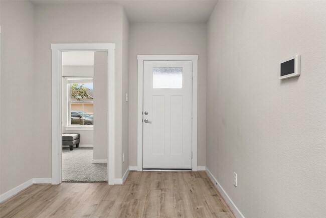Building Photo - 2612 Golden Palms Ln