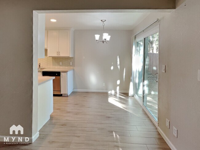 Foto del edificio - 2336 Villanova Cir