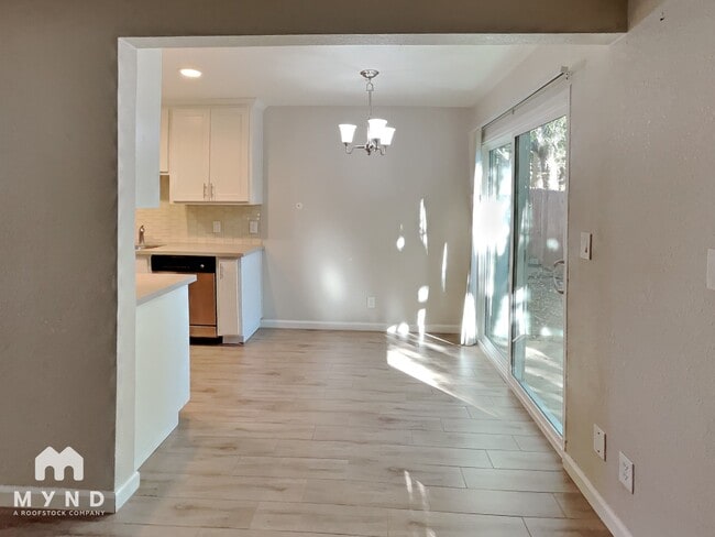 Building Photo - 2336 Villanova Cir