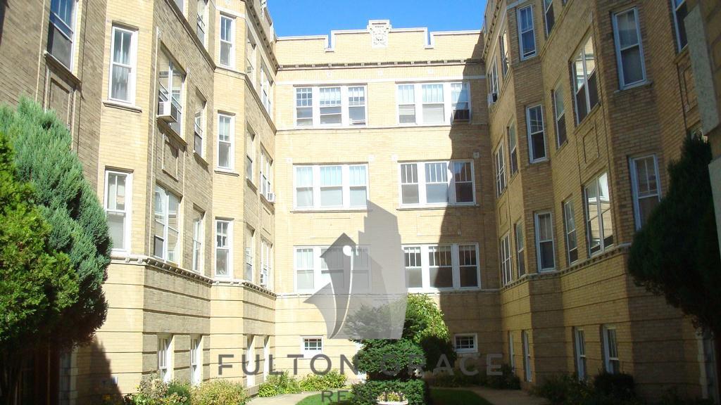 Primary Photo - 1436 W Thorndale Ave