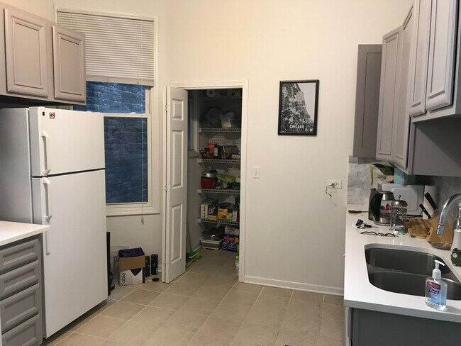 Foto del edificio - 1436 W Erie St
