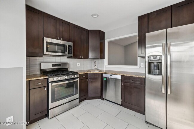 Foto del edificio - 412 Hampton Ct