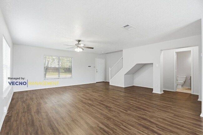Foto del edificio - 8138 Elktree Pass