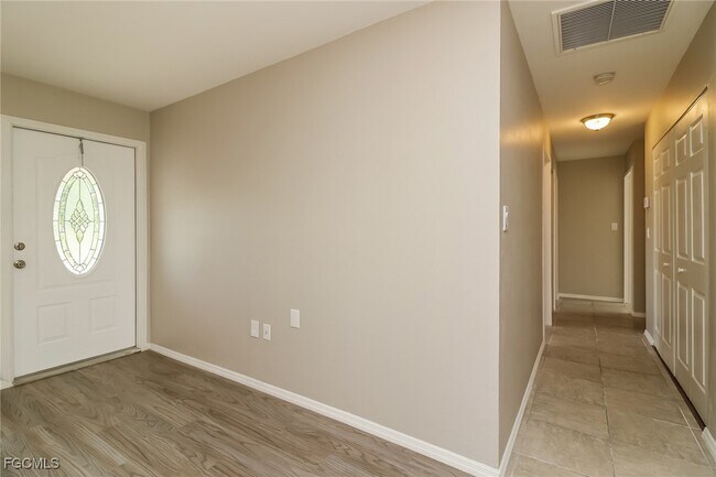 Foto del edificio - 2835 Greendale Rd