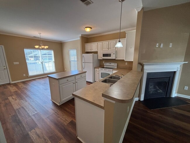 Building Photo - 225 Windsor Trace Dr