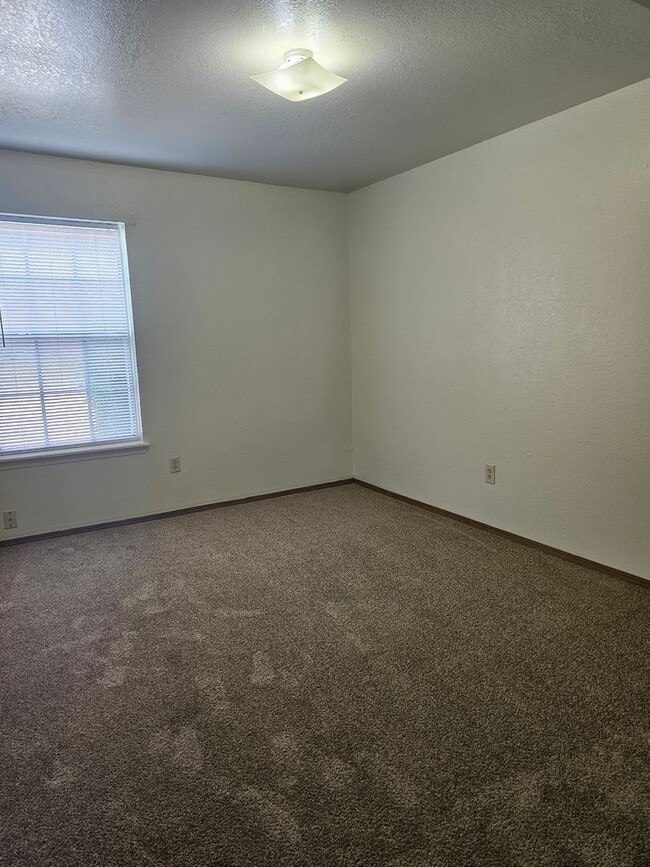 Building Photo - 51 Cedar Creek Ct