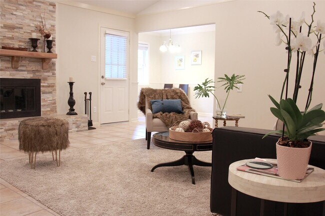 Foto del edificio - 10306 Bob White Dr