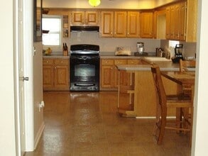 Building Photo - 137 Hurdle Dr