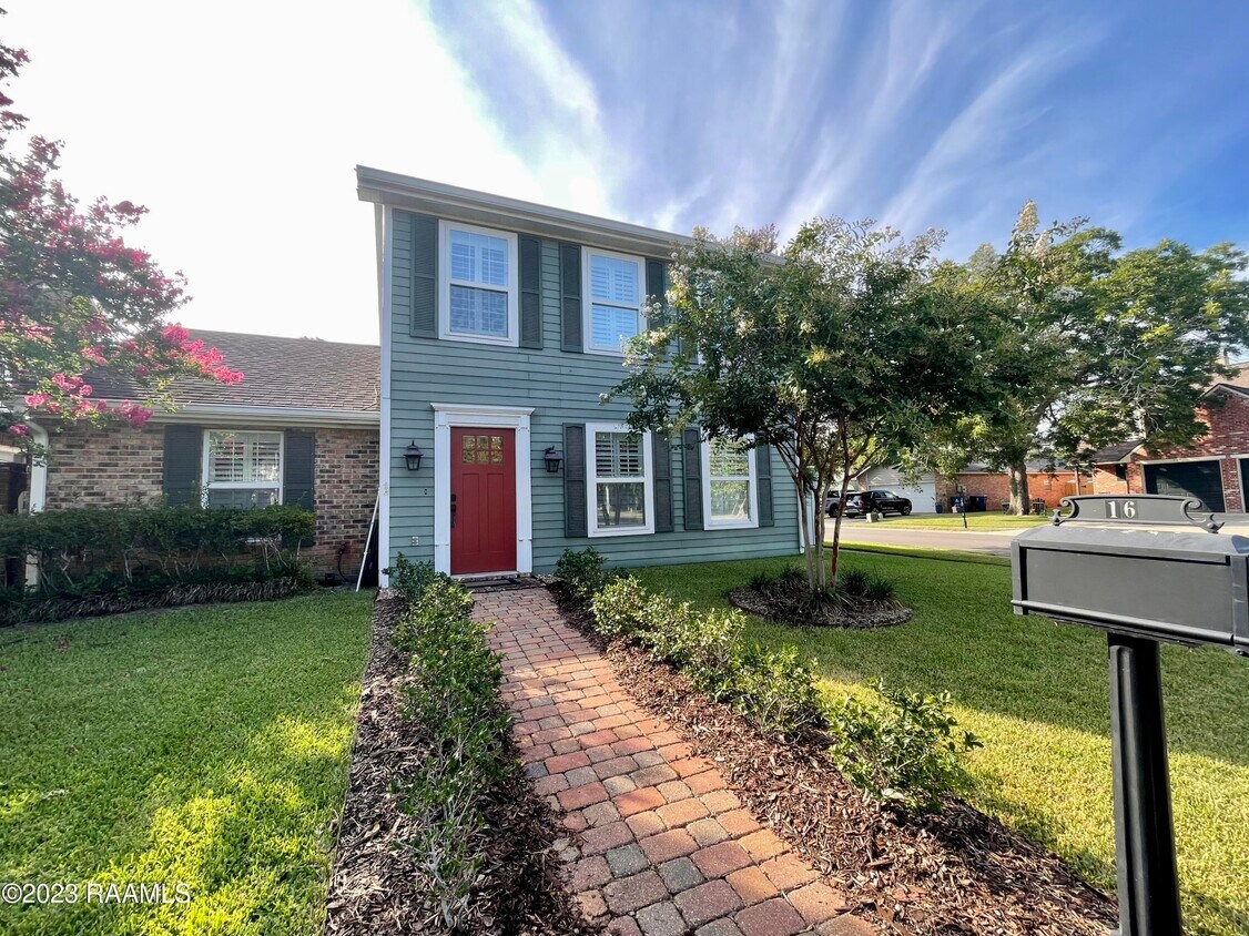 Foto principal - 16 Heatherstone Dr