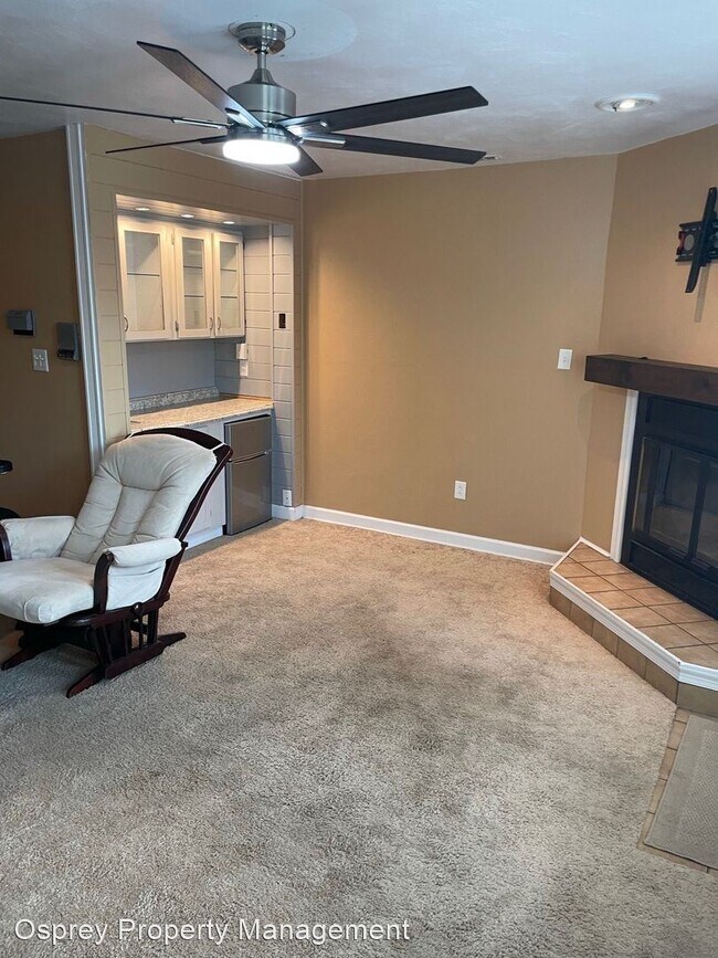Building Photo - 2 br, 2.5 bath House - 127 Crawford Pkwy U...